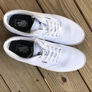 Men’s white vans